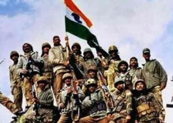 देश मना रहा 24वां कारगिल विजय दिवस, आज ही के दिन जाबांज जवानों ने पाकिस्तानी सैनिकों को खदेड़कर फहराया था तिरंगा