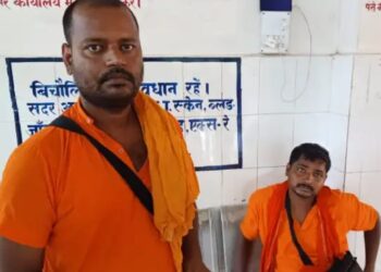 देवघर : कांवरियों के साथ मारपीट, पैसा और मोबाइल छीना, आरोपी बाप और बेटा गिरफ्तार