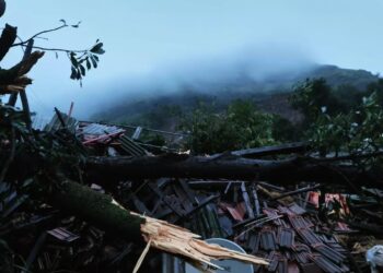 महाराष्ट्र के रायगढ़ में भूस्खलन, धंस गया पूरा गांव, 5 लोगों की मौत, 100 से अधिक लापता