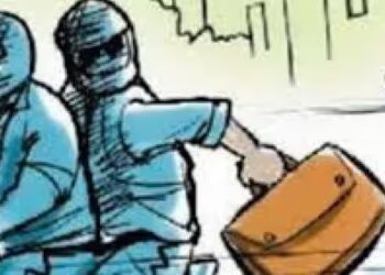 गिरिडीह : दिनदहाड़े महिला से तीन लाख के जेवर की लूट