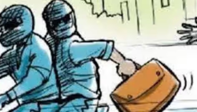 गिरिडीह : दिनदहाड़े महिला से तीन लाख के जेवर की लूट