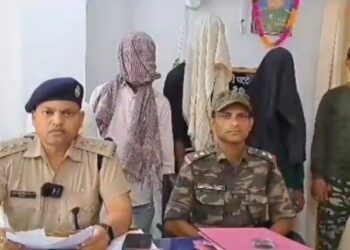चतरा : नकली पिस्टल दिखाकर राहगीरों से करते थे लूटपाट, पुलिस ने 3 अपराधियों को दबोचा