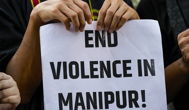 ‘मैंने देश की रक्षा की, लेकिन अपनी पत्नी को नहीं बचा पाया’, मणिपुर में दो महिलाओं के साथ हुए बर्बरता में से एक के पति ने कारगिल युद्ध में लिया था हिस्सा, बयां किया दर्द