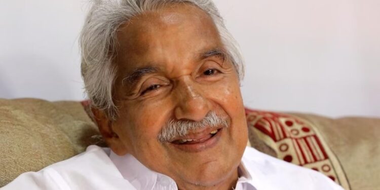 केरल के पूर्व मुख्यमंत्री ओमान चांडी का निधन, सीएम पिनाराई विजयन व कांग्रेस नेताओं ने जताया दुख