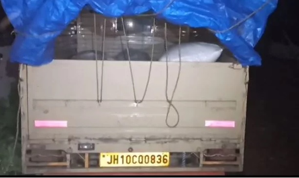 झरिया पुलिस ने चावल लदा पिकअप वैन को किया जब्त