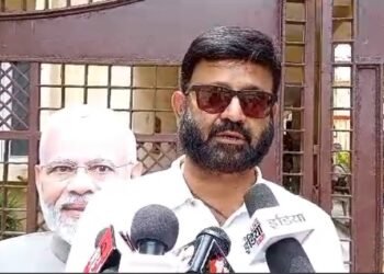 कांग्रेसियों के मौन सत्याग्रह को बीजेपी ने बताया नौटंकी, कहा- संसद और कानून पर नहीं है भरोसा