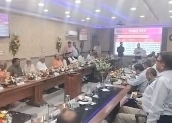 धनबाद से दिल्ली और बेंगलुरु के लिए सीधी ट्रेन चलाने की मांग, संसदीय कमेटी की बैठक में बोले सांसद पीएन सिंह