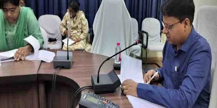 रांची डीसी ने की कल्याण विभाग की योजनाओं की समीक्षा बैठक, दिए कई निर्देश