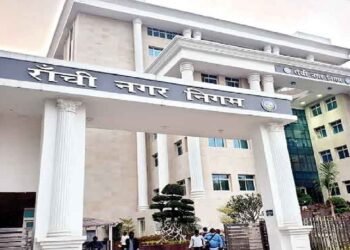 रांची मेन रोड और हरमू बाइपास रोड में अगले आदेश तक होर्डिंग लगाने के लिए कोई नया स्ट्रक्चर तैयार नहीं करेगा एडवर्टिजमेंट बोर्ड