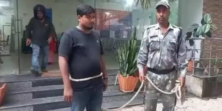 सीएम के सचिव का फर्जी पीए को पुलिस ने दबोचा, ट्रांसफर पोस्टिंग और नौकरी के नाम पर रवि वर्मा करता था ठगी