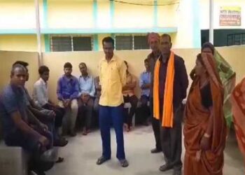 हजारीबाग : बाथरुम में फांसी के फंदे से लटकता हुआ मिला विवाहिता का शव, परिजनों ने ससुरालवालों पर हत्या का आरोप