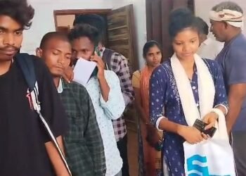 सोनाहातू: स्टूडेंट्स बस सेवा के लिये 496 छात्र-छात्राओं ने कराया रजिस्ट्रेशन