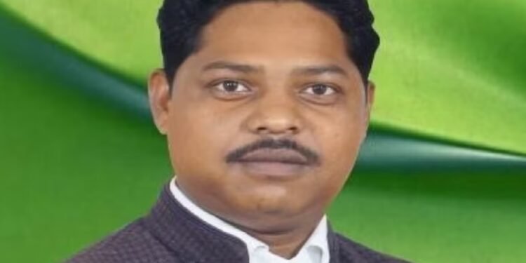 रांची : CPI(M) नेता सुभाष मुंडा की हत्या, अपराधियों ने ऑफिस में घुसकर मारी गोली, आक्रोशितों ने रिंग रोड किया जाम