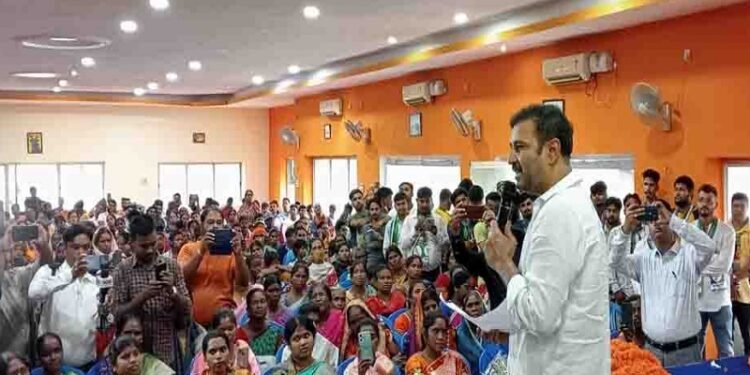 कार्यकर्ता सम्मेलन सह मिलन समारोह में बोले सुदेश महतो- आजसू के सिद्धांतों को लोगों तक पहुंचाएं