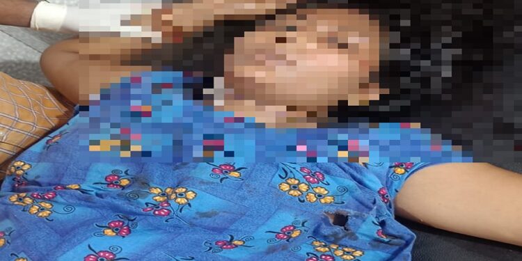 गोमिया में खौफनाक वारदात, घर में घुसकर युवक ने महिला को चाकू से गोद डाला