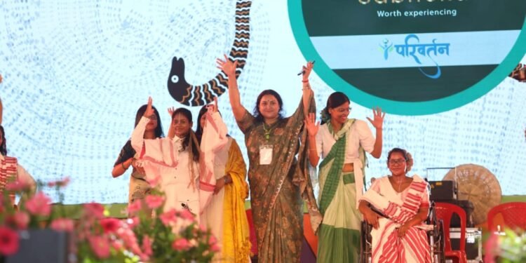 झारखंड जनजातीय महोत्सव 2023 के अवसर पर दूसरे दिन तीन सत्रों में सेमिनार आयोजित विभिन्न राज्यों से आये विशेषज्ञों, वरिष्ठ साहित्यकारों, कथाकारों ने लिया हिस्सा