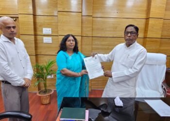 ग्रामीण विकास मंत्री आलमगीर आलम ने नवनियुक्त 5 लोकपालों को दिया नियुक्ति पत्र