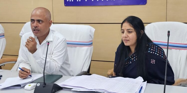 झारखण्ड राज्य जलछाजन मिशन अंतर्गत झारखंड जलछाजन योजना की समीक्षा  स्वीकृत योजनाओं को ससमय पूरा करें: सचिव, ग्रामीण विकास विभाग