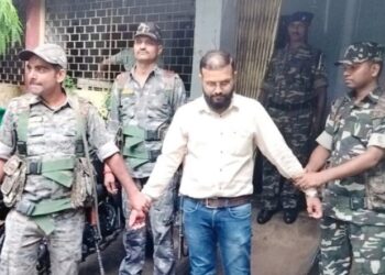 चक्रधरपुर : 1.40 लाख रुपए घूस लेते लेखा लिपिक क्लर्क गिरफ्तार, एसीबी ने रंगे हाथ दबोचा