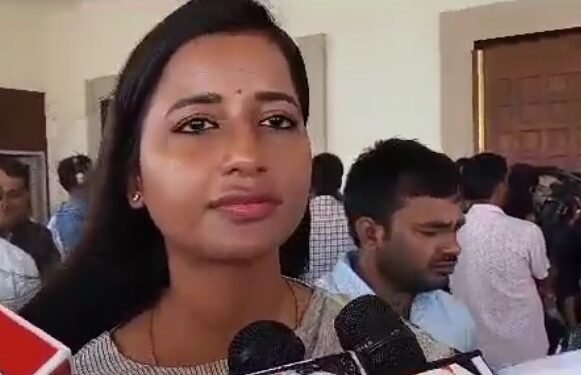 सुखाड़ पर बोली अंबा प्रसाद- बीजेपी सिर्फ इंजन चलाना जानती है गाड़ी नहीं, रघुवर सरकार के समय भी केंद्र ने नहीं दिया था पैसा