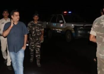 झरिया में अपराधियों ने दी पुलिस को खुली चुनौती, देर रात घर घुसकर सिंह मेशन के समर्थक धनंजय यादव को गोली मारकर हत्या