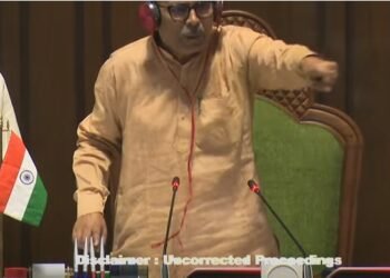 इरफान अंसारी को मारने के लिए दौड़े शशि भूषण मेहता, आदिवासी को लेकर दिए बयान पर जमकर प्रदर्शन,सदन की कार्यवाही 2 बजे तक के लिए स्थगित