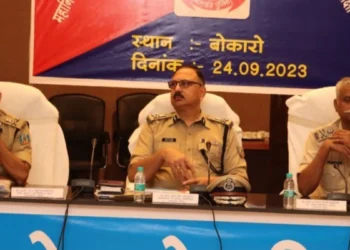 फरार नक्सलियों की संपत्ति होगी जब्त, DGP ने कारगर अभियान चलाने को कहा