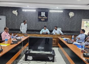 उपायुक्त-सह-अध्यक्ष आत्मा गढ़वा की अध्यक्षता में आत्मा शासकीय निकाय एवं राष्ट्रीय खाद्य सुरक्षा मिशन दलहन अंतर्गत DFSMEC की बैठक सम्पन्न