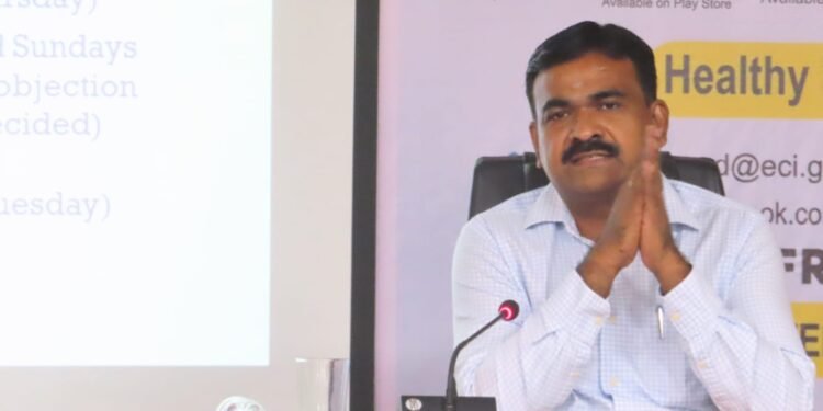 बूढा पहाड़ विकास परियोजना को लेकर उपायुक्त ने बरगढ़ प्रखंड के टेहरी पंचायत भवन में समीक्षा बैठक