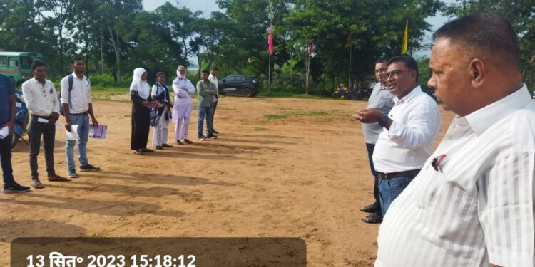 गढ़वा : जिला परिवहन पदाधिकारी  के निर्देशानुसार मोटरयान निरीक्षक द्वारा ड्राइविंग टेस्ट का आयोजन