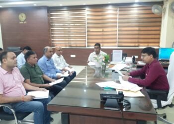 उपायुक्त राँची राहुल कुमार सिन्हा की अध्यक्षता में बैठक, सभी परियोजनाओं में तेजी लाने के निर्देश