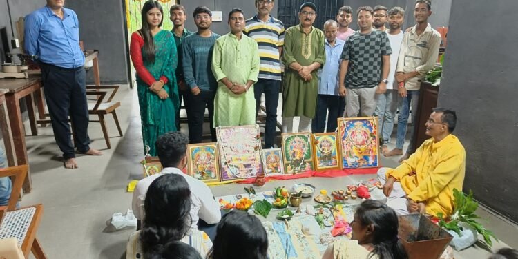 डीएसपीएमयू के भौतिकी विभाग में विश्वकर्मा पूजा का आयोजन