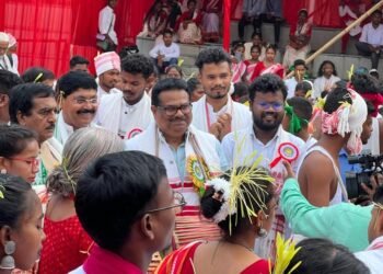 डॉ श्यामा प्रसाद मुखर्जी विश्वविद्यालय रांची में कुलपति डॉ तपन कुमार शांडिल्य की अध्यक्षता में  करम महोत्सव का आयोजन