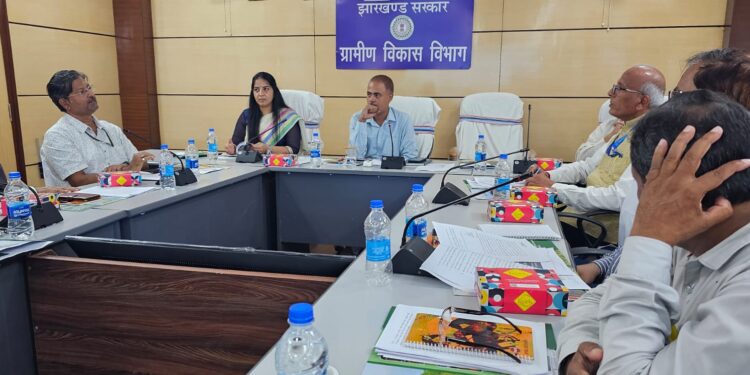 वित्तीय वर्ष 2023-24 में बिरसा हरित ग्राम योजना के विस्तार हेतु की जाने वाली गतिविधियों पर की गई चर्चा