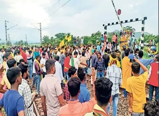 कुड़मी समाज का रेल रोको आंदोलन वापस, वार्ता कराने का लिखित आश्वासन मिला