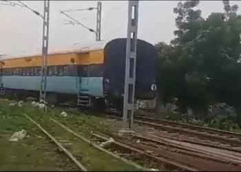 झारखंड के साहेबगंज में बिना इंजन के पटरी पर दौड़ने लगी ट्रेन, बड़ा ट्रेन हादसा टला