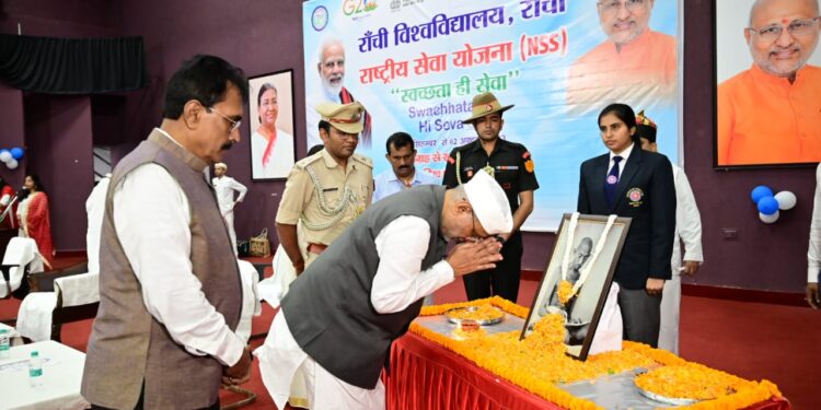 आर्यभट्ट सभागार में आयोजित ‘स्वच्छता ही सेवा’/’एक तारीख एक घंटा श्रमदान’ कार्यक्रम में शामिल हुए राज्यपाल