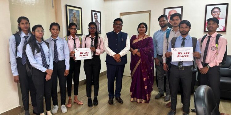 DSPMU के विद्यार्थियों को प्लेसमेंट के माध्यम से रोजगार, वेबप्लस सोल्यूशन प्राईवेट लिमिटेड के द्वारा विश्वविद्यालय में कैंपस प्लेसमेंट ड्राइव