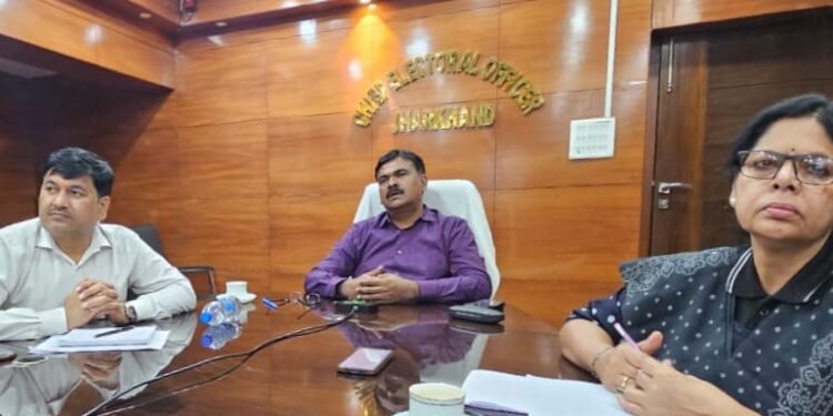 मुख्य निर्वाचन पदाधिकारी ने सभी जिला शिक्षा अधिकारियों तथा ईआरओ के साथ की संयुक्त वर्चुअल बैठक