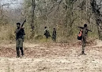 Chatra : नक्सलियों के पास से पुलिस को मिले अमेरिकी हथियार, अमेरिका निर्मित M1 राइफल संगठन के पर्चे समेत कई आग्नेयास्त्र जब्त