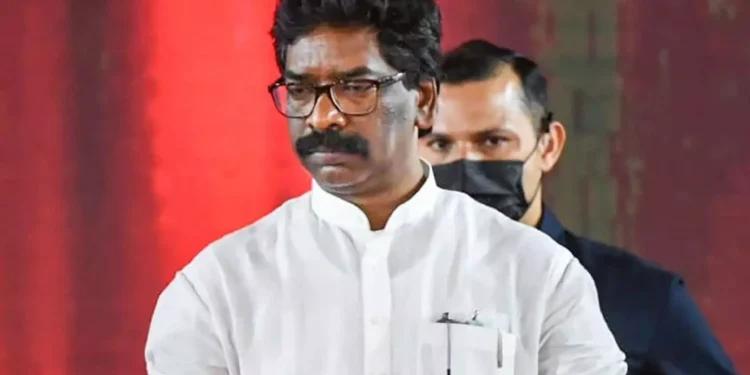 झारखंड आंदोलनकारी चिन्हितीकरण आयोग के अध्यक्ष एवं सदस्यों के साथ मुख्यमंत्री श्री हेमन्त सोरेन ने बैठक की