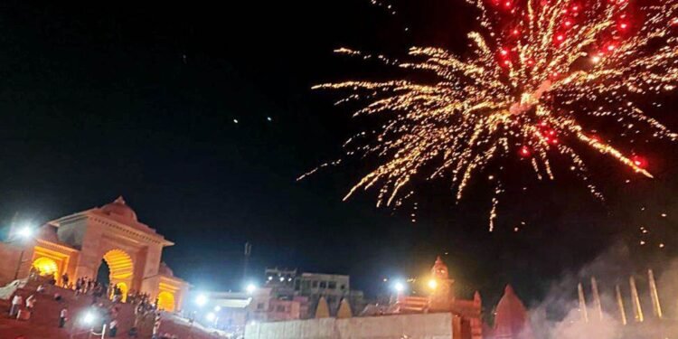 जिला प्रशासन ने 10 बजे रात तक ही आतिशबाजी करने की अनुमति दी, पाल्यूशन कंट्रोल बोर्ड कर रहा नियंत्रित रखने की तैयारी