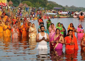 राजधानी रांची के छठ घाट पूरी तरह तैयार, शाम 5:03 बजे और सोमवार को सूर्योदय 6:06 बजे होगा अर्घ्य