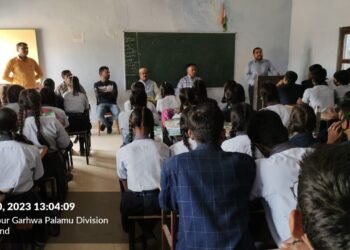 बिऐनटी पब्लिक स्कूल गढ़वा में चलाया गया सड़क सुरक्षा जागरूकता अभियान