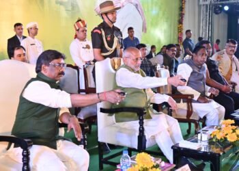 मुख्यमंत्री ने कहा समाज के दबे -कुचले, आदिवासी, दलित, पिछड़े, अल्पसंख्यक, महिला, नौजवान और किसान- मजदूर सभी के चेहरे पर मुस्कान लाने के लिए सरकार प्रतिबद्ध