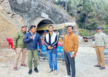 उत्तरकाशी, उत्तराखंड  पहुंची झारखंड आपदा की तीन सदस्ययी टीम राज्य प्रवासी नियंत्रण कक्ष की टीम ने उत्तराखंड आपदा प्रबंधन से मामले की जानकारी ली