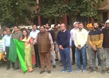 “अबुआ आवास योजना” को लेकर आमजनों को जागरूक करने हेतु उपायुक्त ने जागरूकता रथ को हरी झंडी दिखाकर किया रवाना