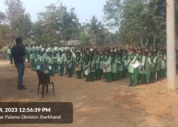 गढ़वा : हाई स्कूल ओखरगाड़ा में चलाया गया सड़क सुरक्षा जागरूकता अभियान