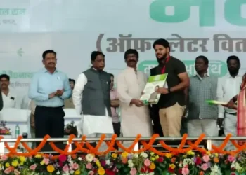 मुख्यमंत्री हेमन्त सोरेन ने  प्रमंडलीय रोजगार मेला में 5132 युवक- युवतियों को सौंपा ऑफर लेटर