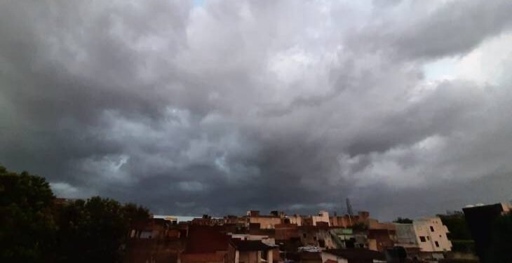 Weather News : रांची सहित कई जिलों में बादल छाया रहेगा, बारिश की वजह से तापमान में कमी